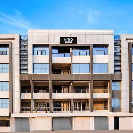 Hotel O Vanya Palace أحمد أباد المظهر الخارجي الصورة